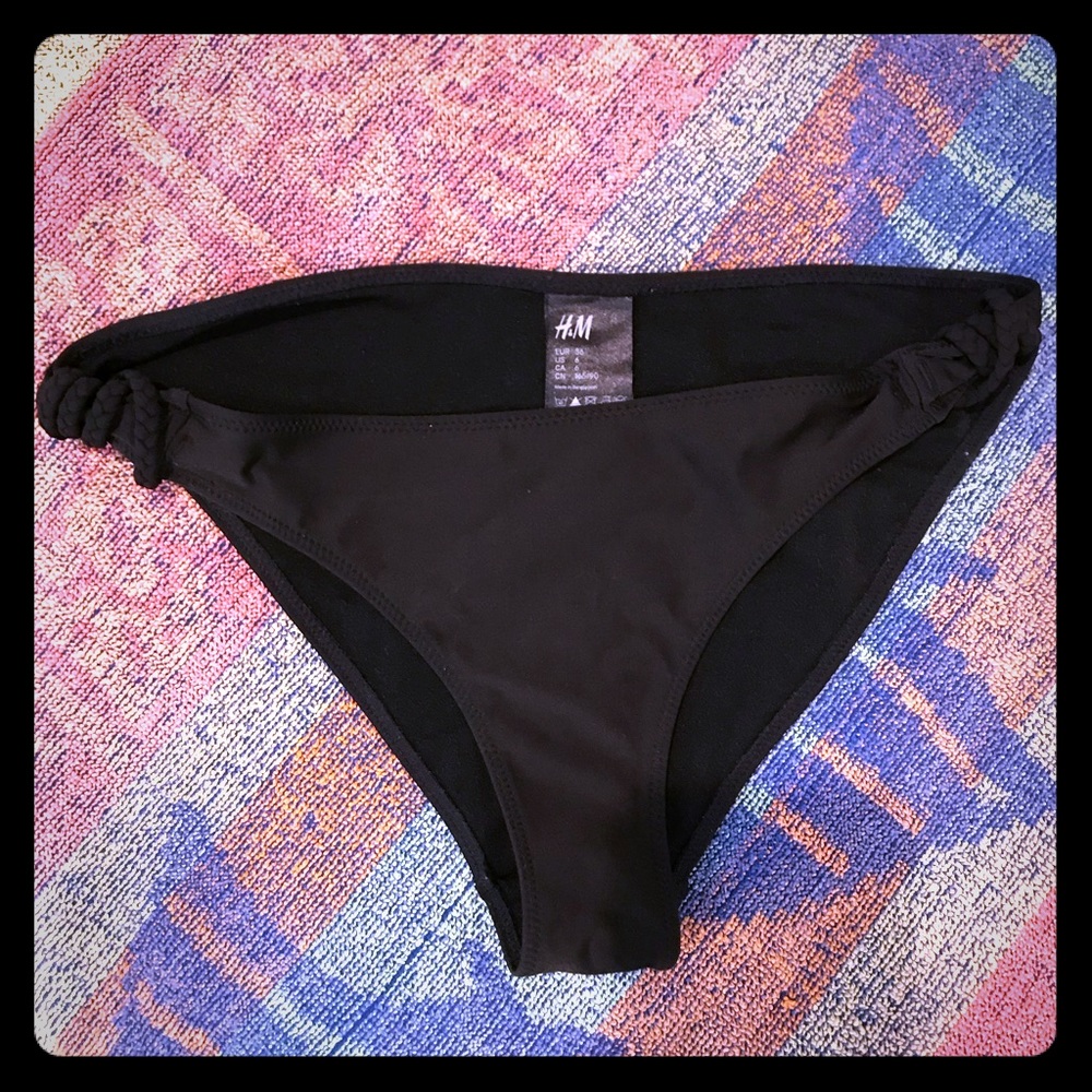 Black H&M black bikini bottom 🖤🖤🖤